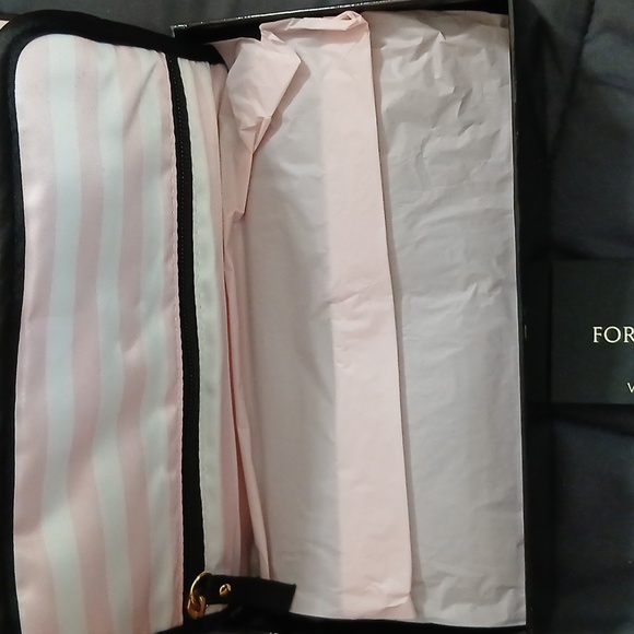 Victoria's Secret Travel Jewelry makeup roll up bag NIB - Picture 2 of 6